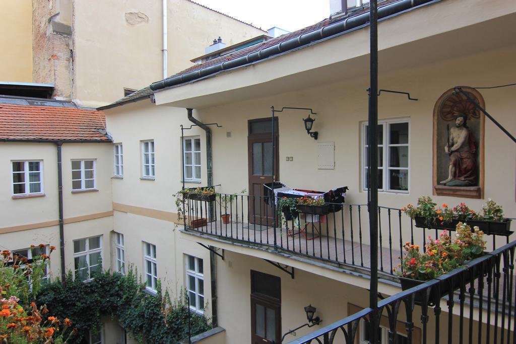 Vlasska House At The 3 Swallows Hotel Prague Exterior photo